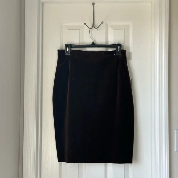 Chic Dark Brown Pencil Skirt - Picture 3 of 6